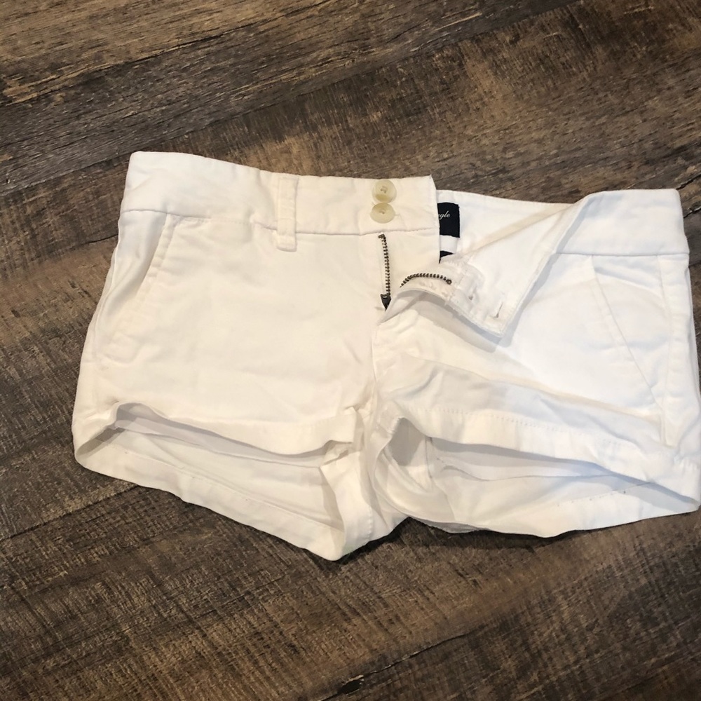 American eagle white shorts